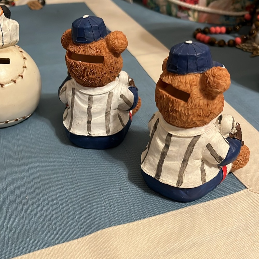 Baseball and Football Bear banks, set of 4 - Picture 7 of 9